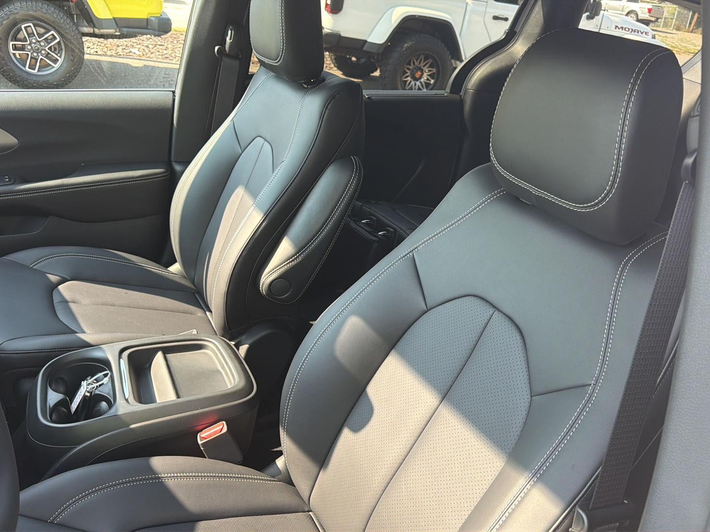 2027 Chrysler Pacifica Select