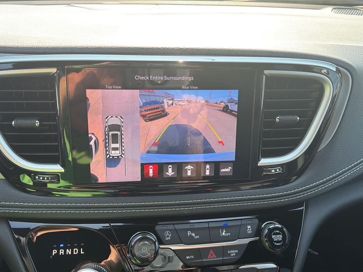 2027 Chrysler Pacifica Select