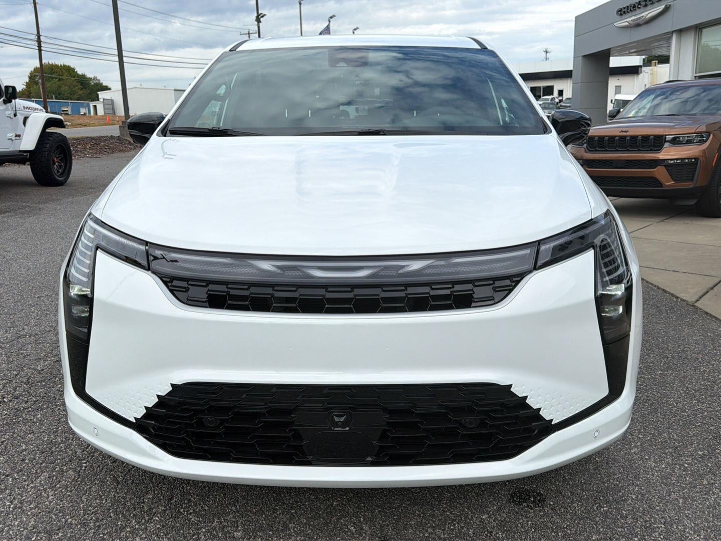 2027 Chrysler Pacifica Select