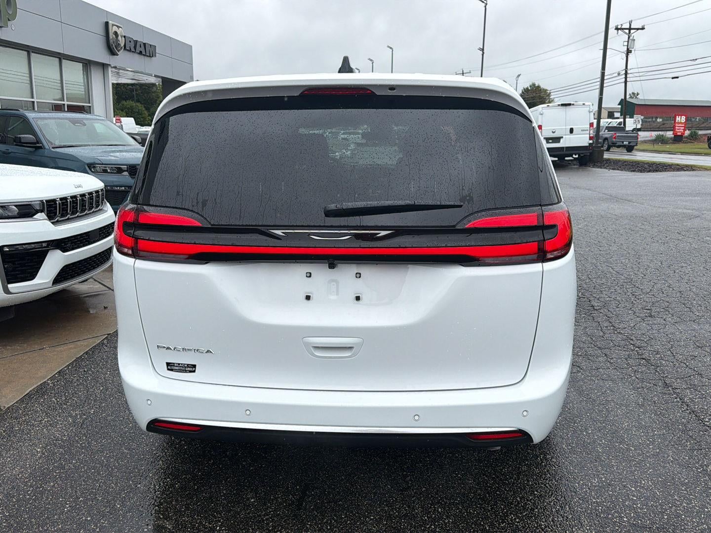 2027 Chrysler Pacifica PACIFICA SELECT