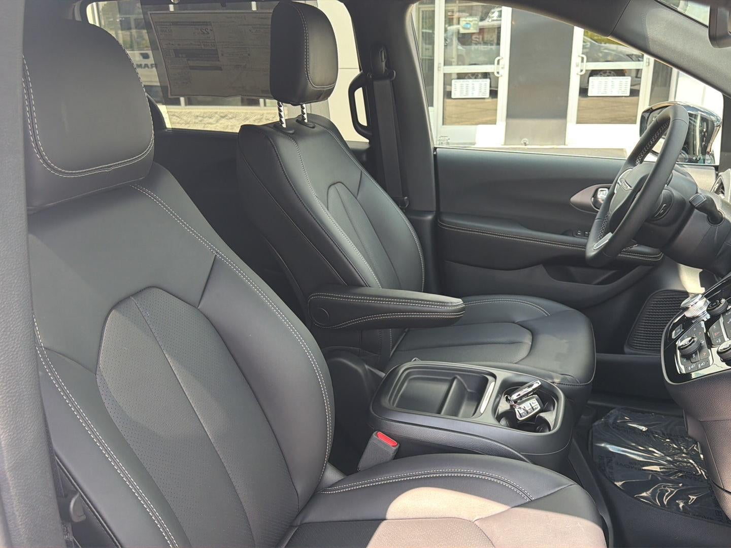 2027 Chrysler Pacifica PACIFICA SELECT