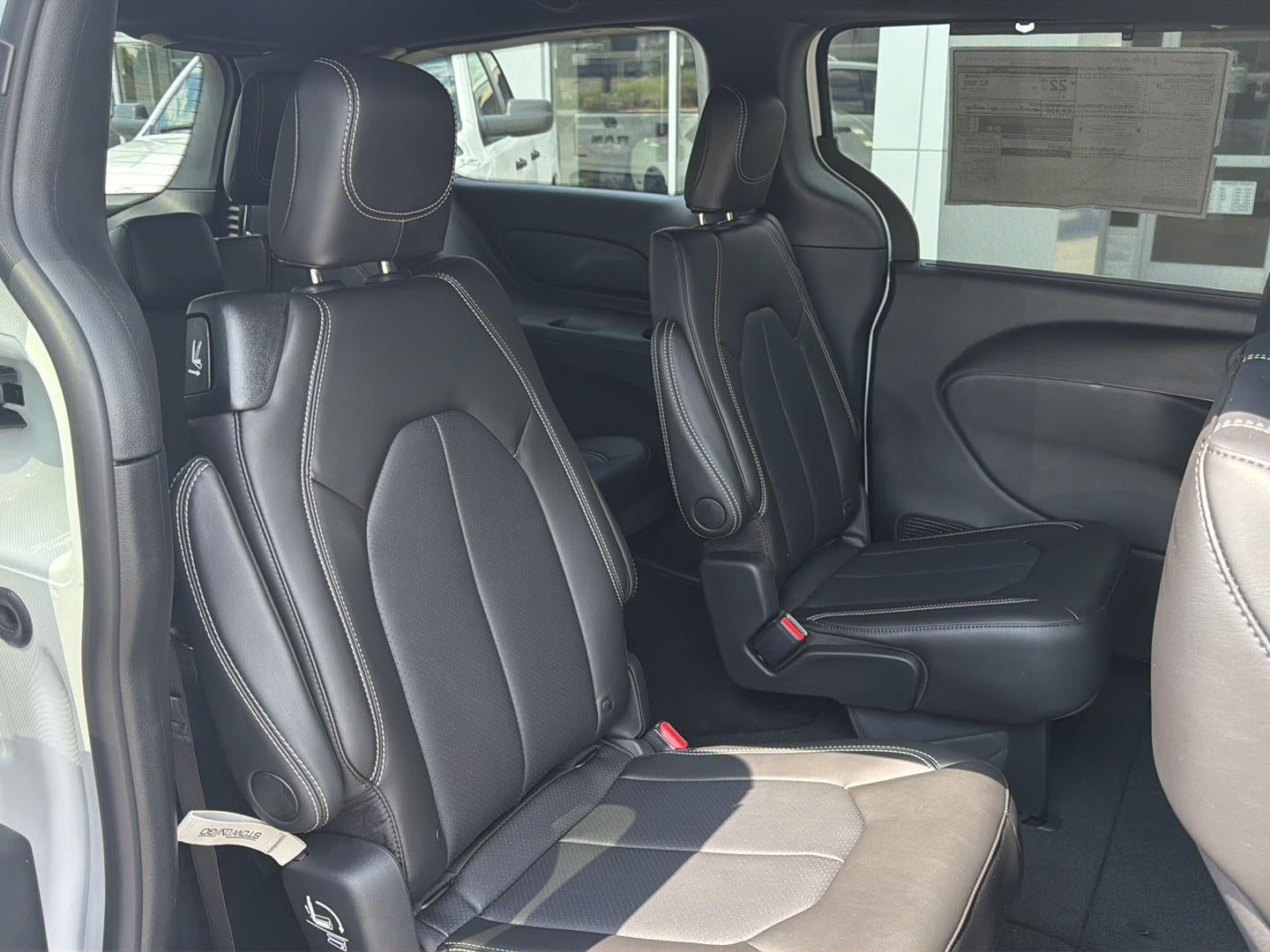 2027 Chrysler Pacifica PACIFICA SELECT