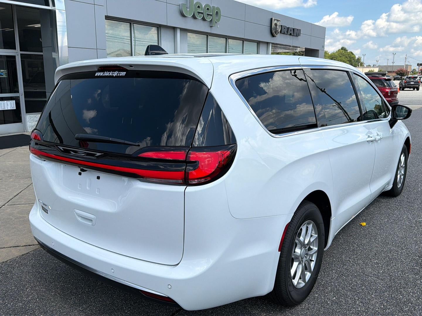 2027 Chrysler Pacifica PACIFICA SELECT