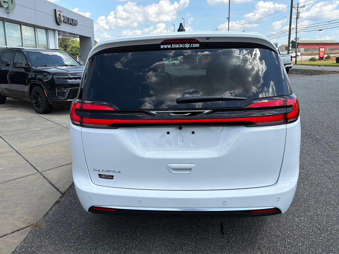 2027 Chrysler Pacifica PACIFICA SELECT