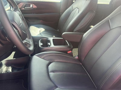 2026 Chrysler Voyager VOYAGER LX