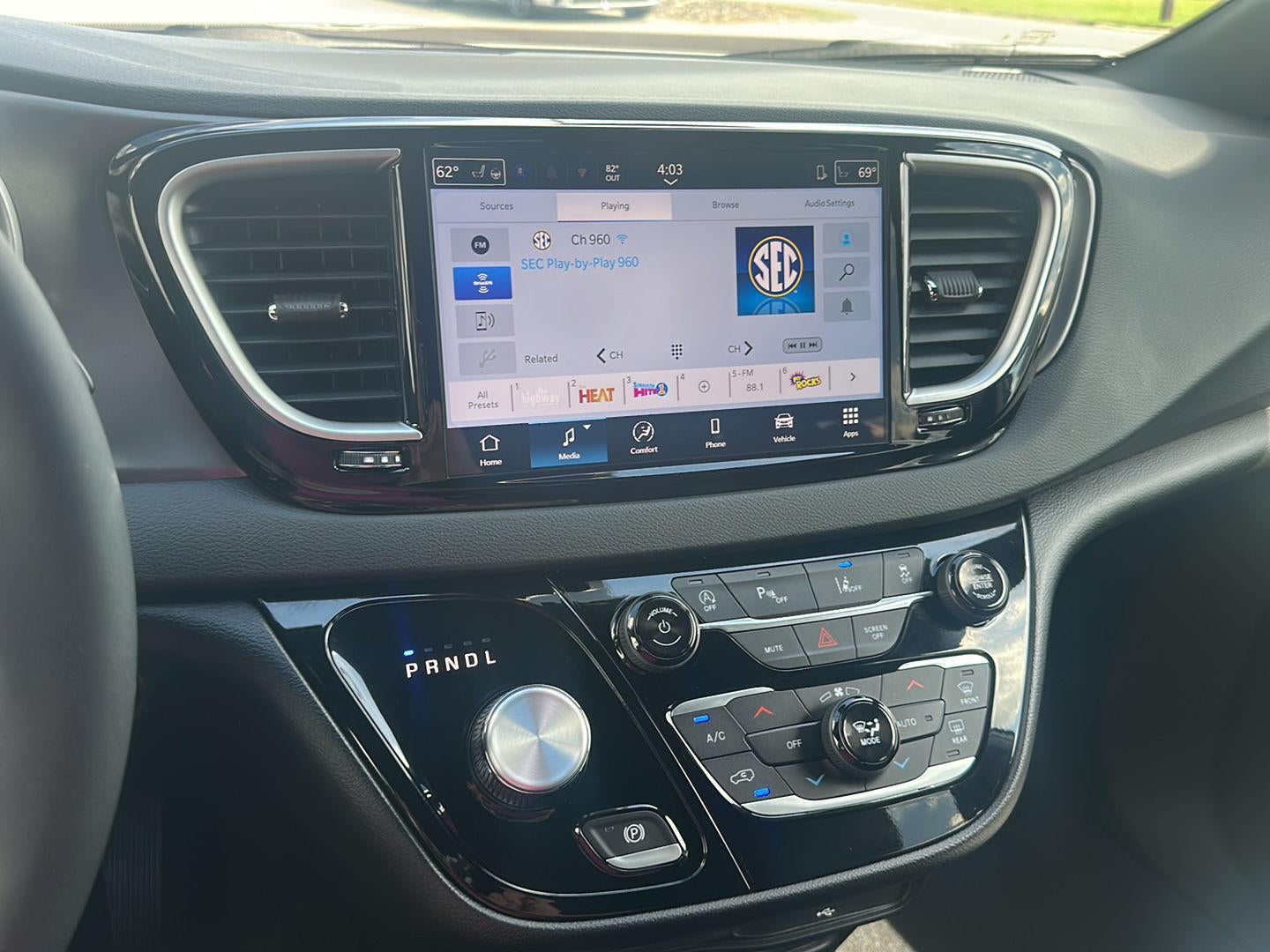 2026 Chrysler Voyager VOYAGER LX