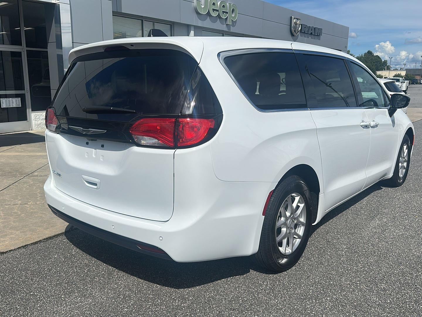 2026 Chrysler Voyager VOYAGER LX