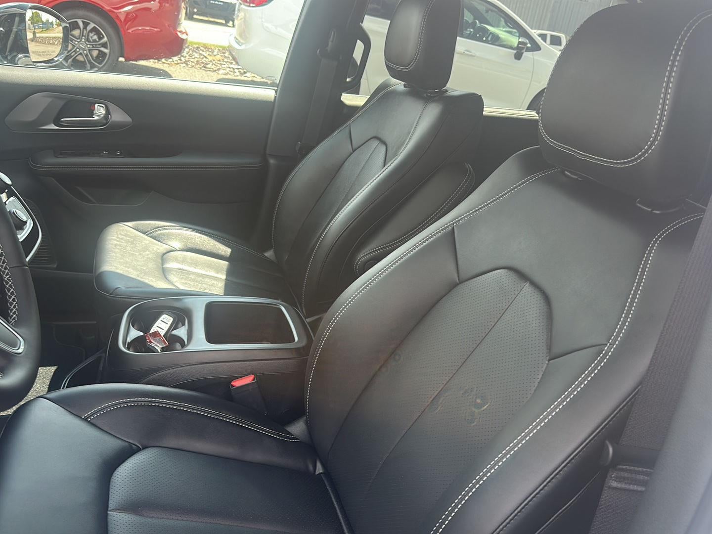 2026 Chrysler Voyager VOYAGER LX