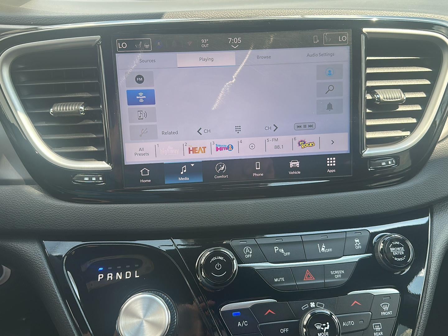 2026 Chrysler Voyager VOYAGER LX