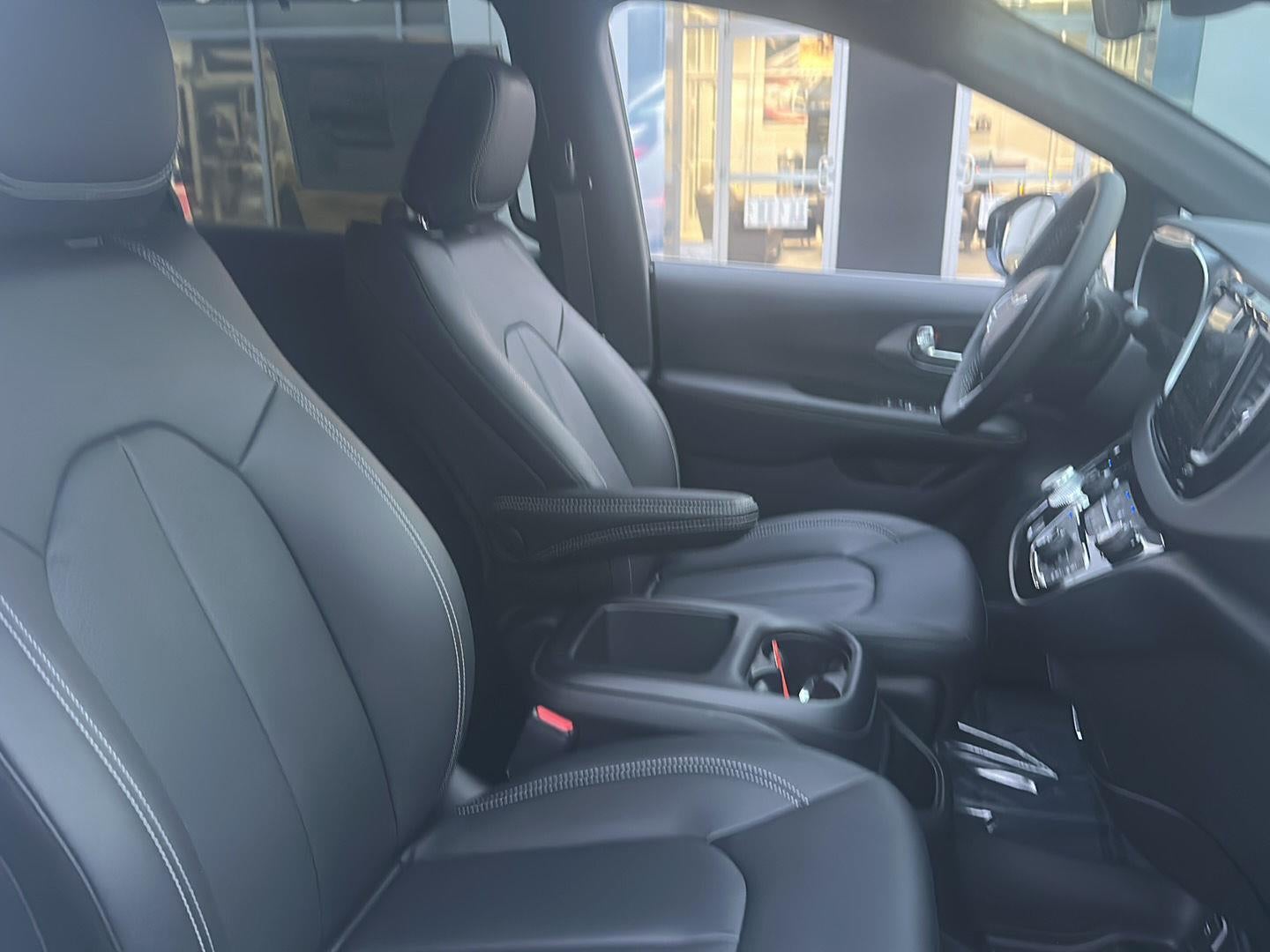 2026 Chrysler Voyager VOYAGER LX