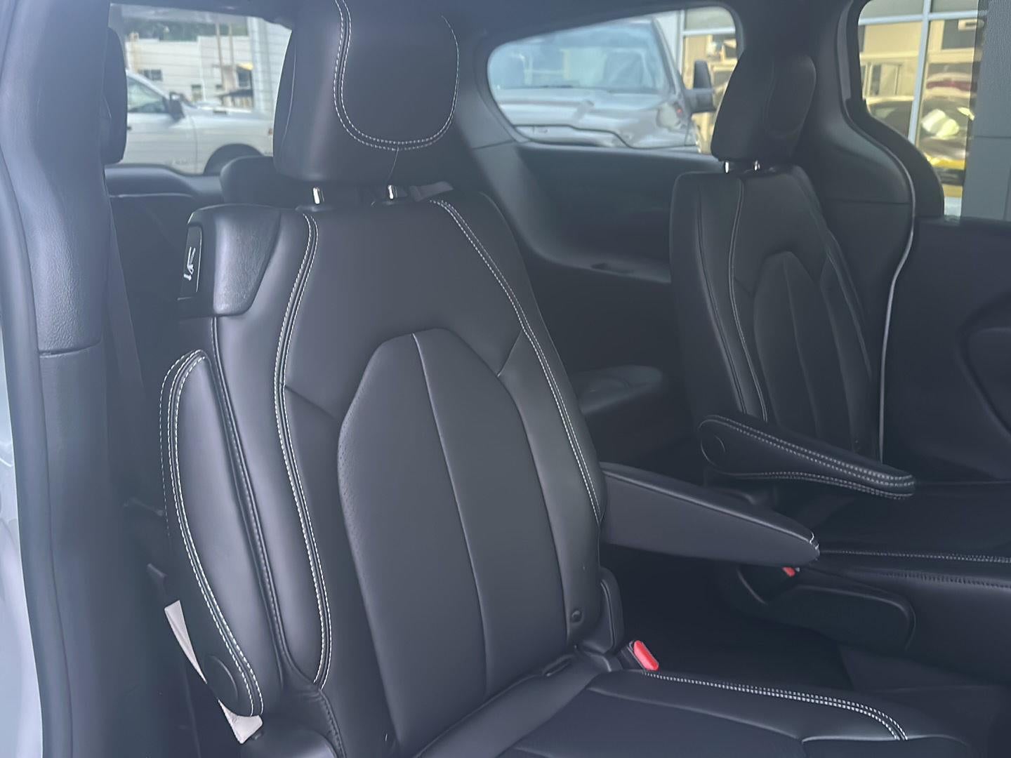 2026 Chrysler Voyager VOYAGER LX