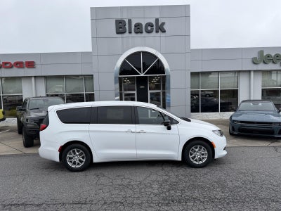 2027 Chrysler Pacifica LX
