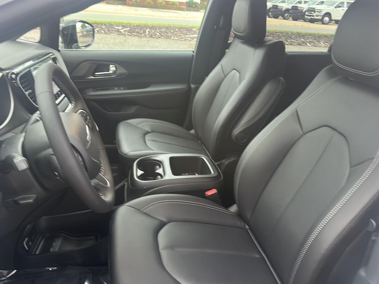 2026 Chrysler Voyager VOYAGER LX