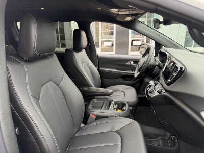 2027 Chrysler Pacifica LX