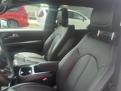 2026 Chrysler Voyager VOYAGER LX