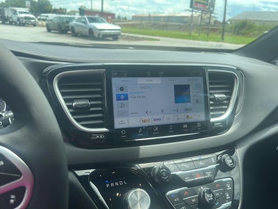 2026 Chrysler Voyager VOYAGER LX