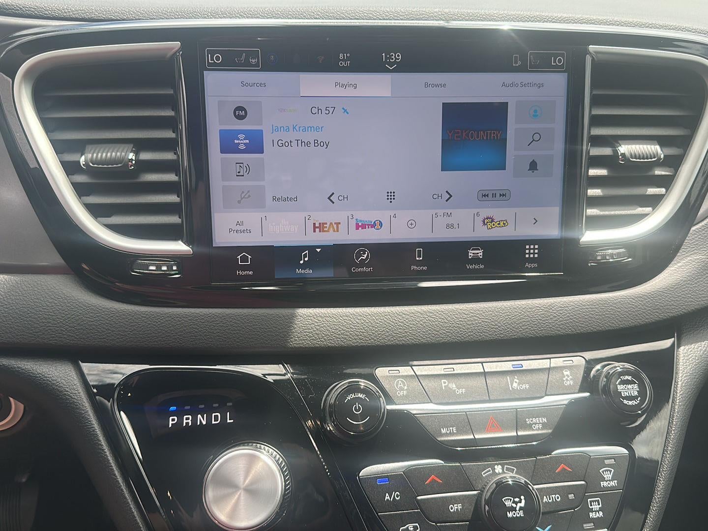 2026 Chrysler Voyager VOYAGER LX