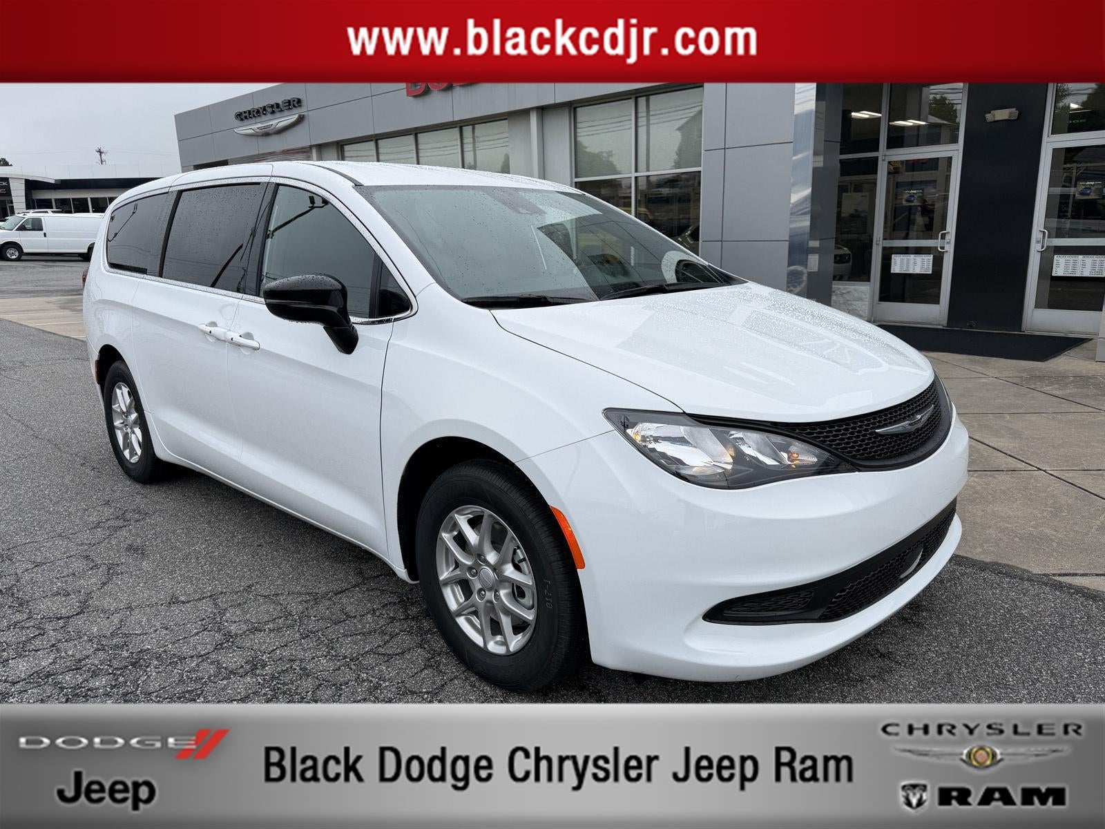 2027 Chrysler Voyager LX's photo