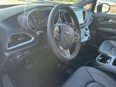 2026 Chrysler Voyager VOYAGER LX