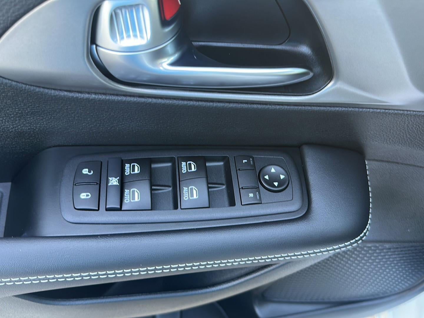 2026 Chrysler Voyager VOYAGER LX