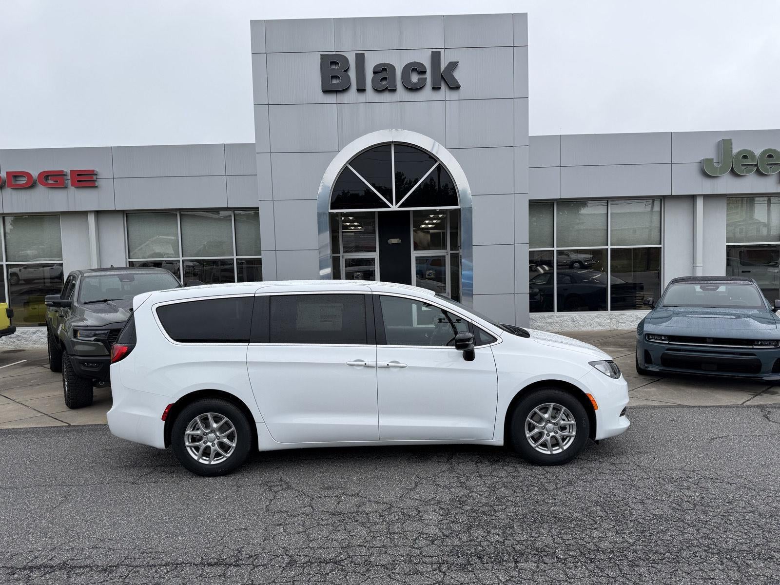 2027 Chrysler Pacifica LX