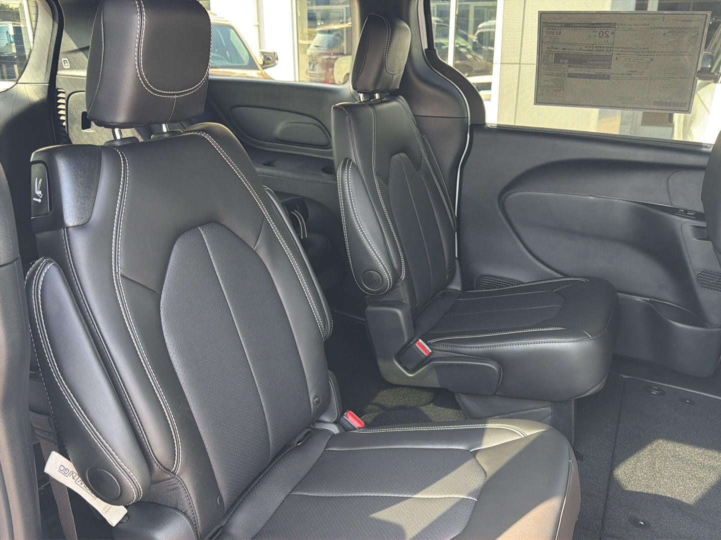 2027 Chrysler Pacifica PACIFICA SELECT AWD