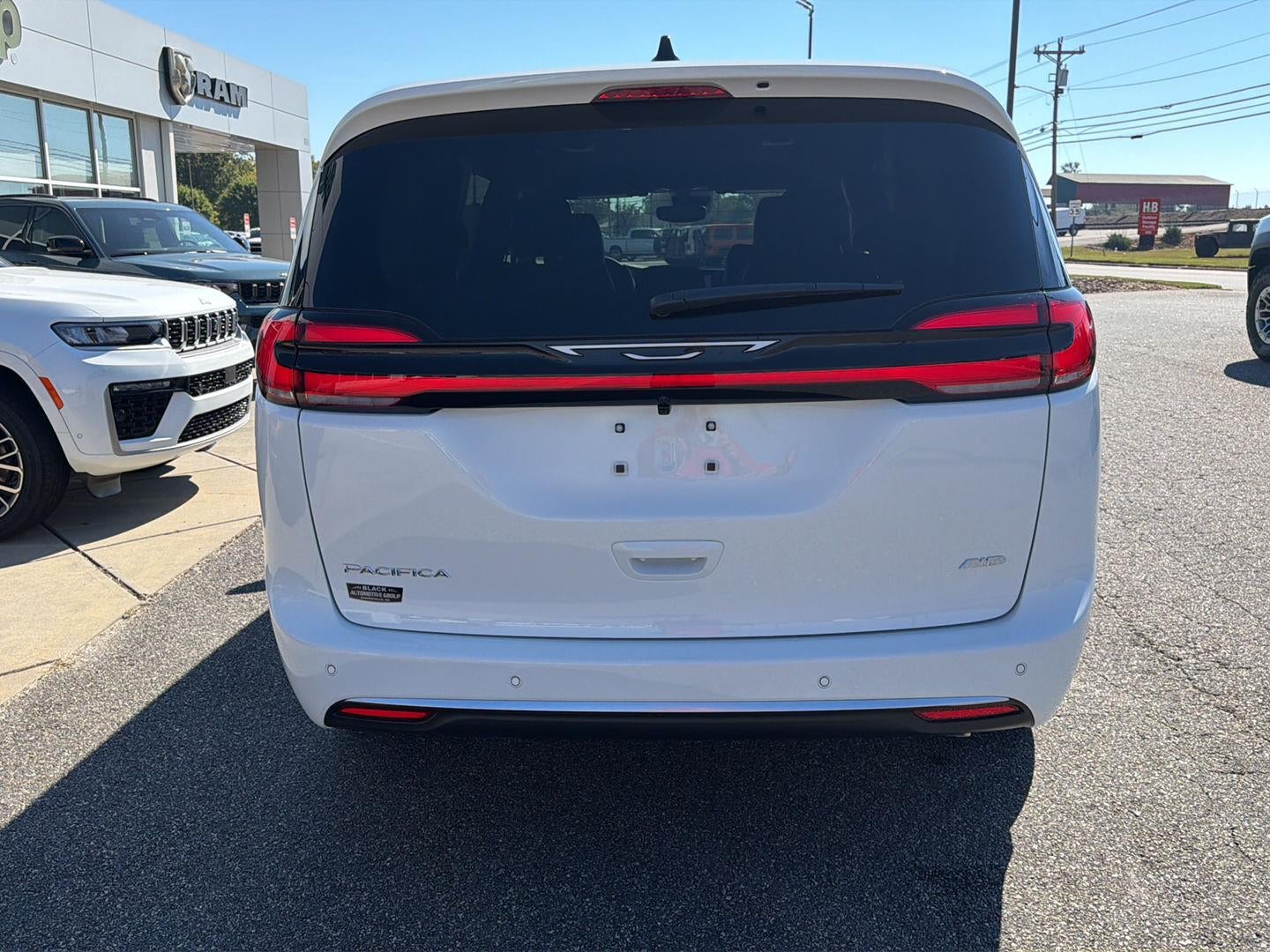 2027 Chrysler Pacifica PACIFICA SELECT AWD