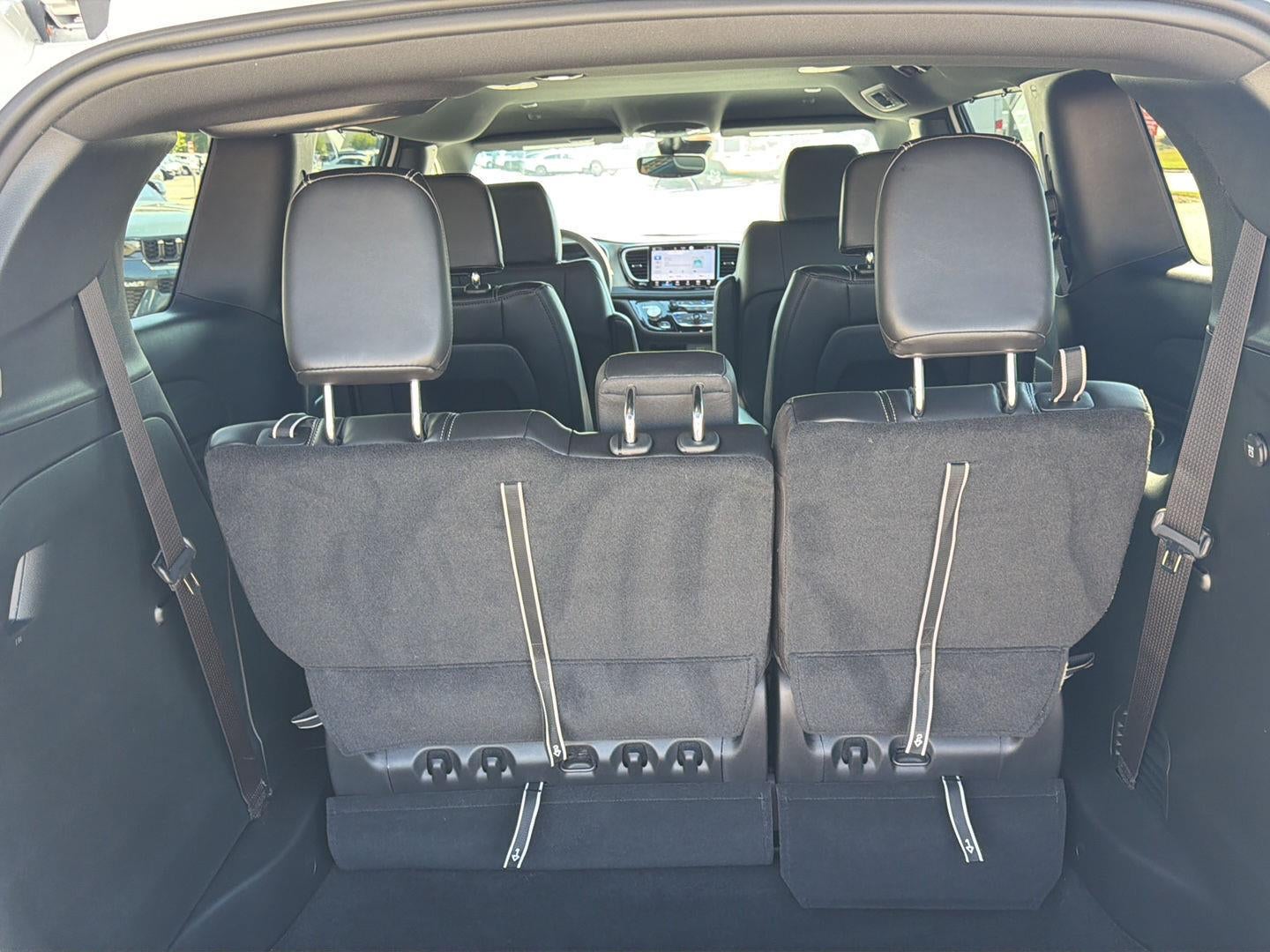 2027 Chrysler Pacifica PACIFICA SELECT AWD