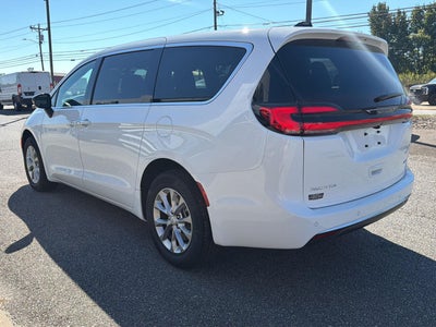 2027 Chrysler Pacifica PACIFICA SELECT AWD