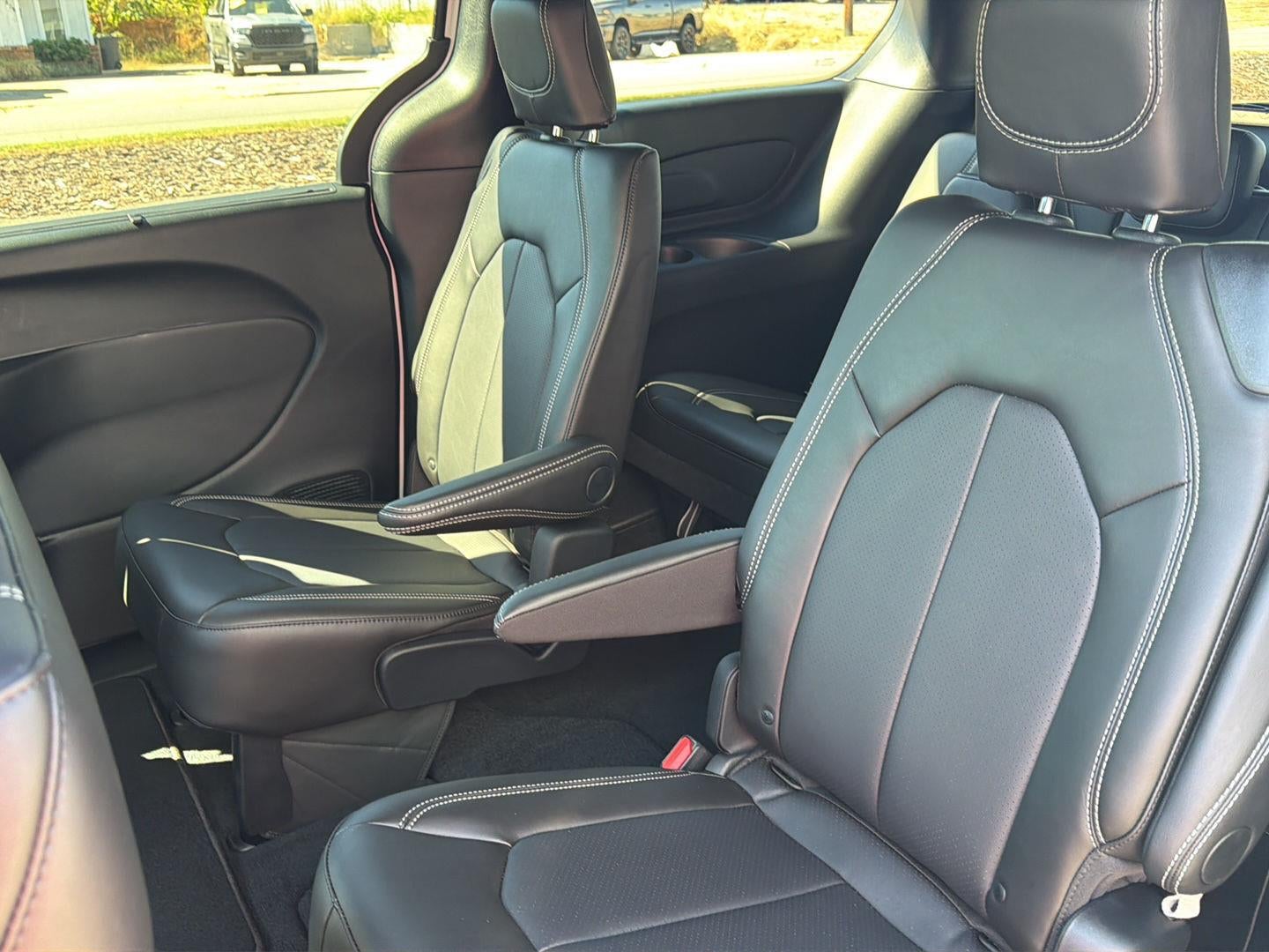 2027 Chrysler Pacifica PACIFICA SELECT AWD