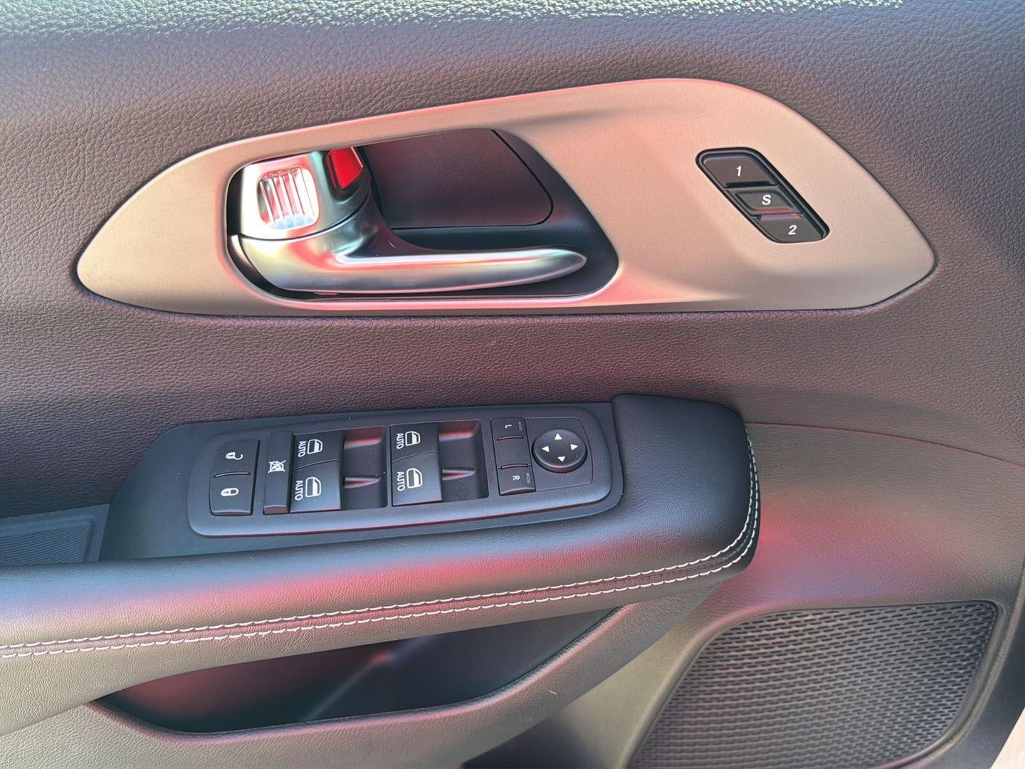 2027 Chrysler Pacifica PACIFICA SELECT AWD