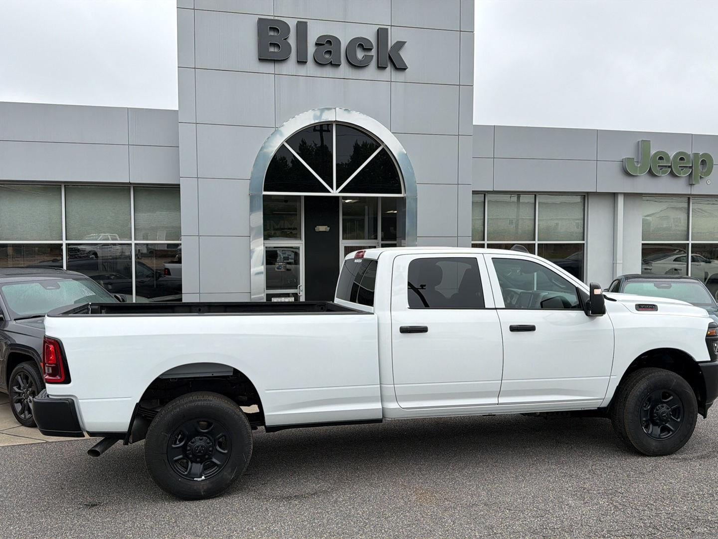 2026 RAM 3500 RAM 3500 TRADESMAN CREW CAB 4X4 8' BOX
