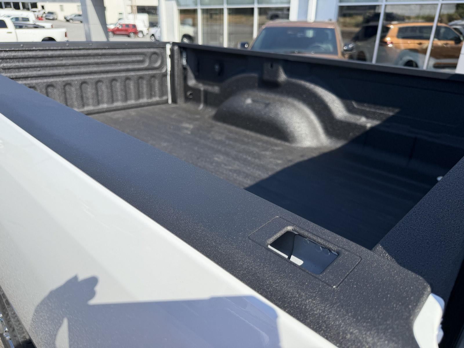 2027 RAM 3500 RAM 3500 TRADESMAN CREW CAB 4X4 8' BOX