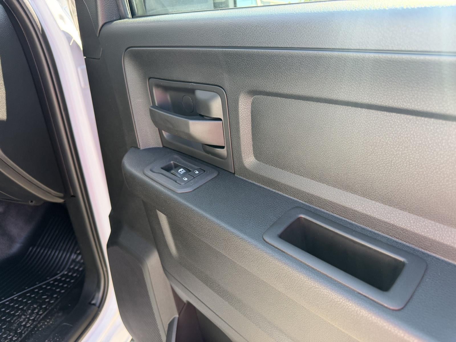 2027 RAM 3500 RAM 3500 TRADESMAN CREW CAB 4X4 8' BOX