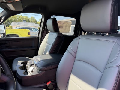 2027 RAM 3500 RAM 3500 TRADESMAN CREW CAB 4X4 8' BOX
