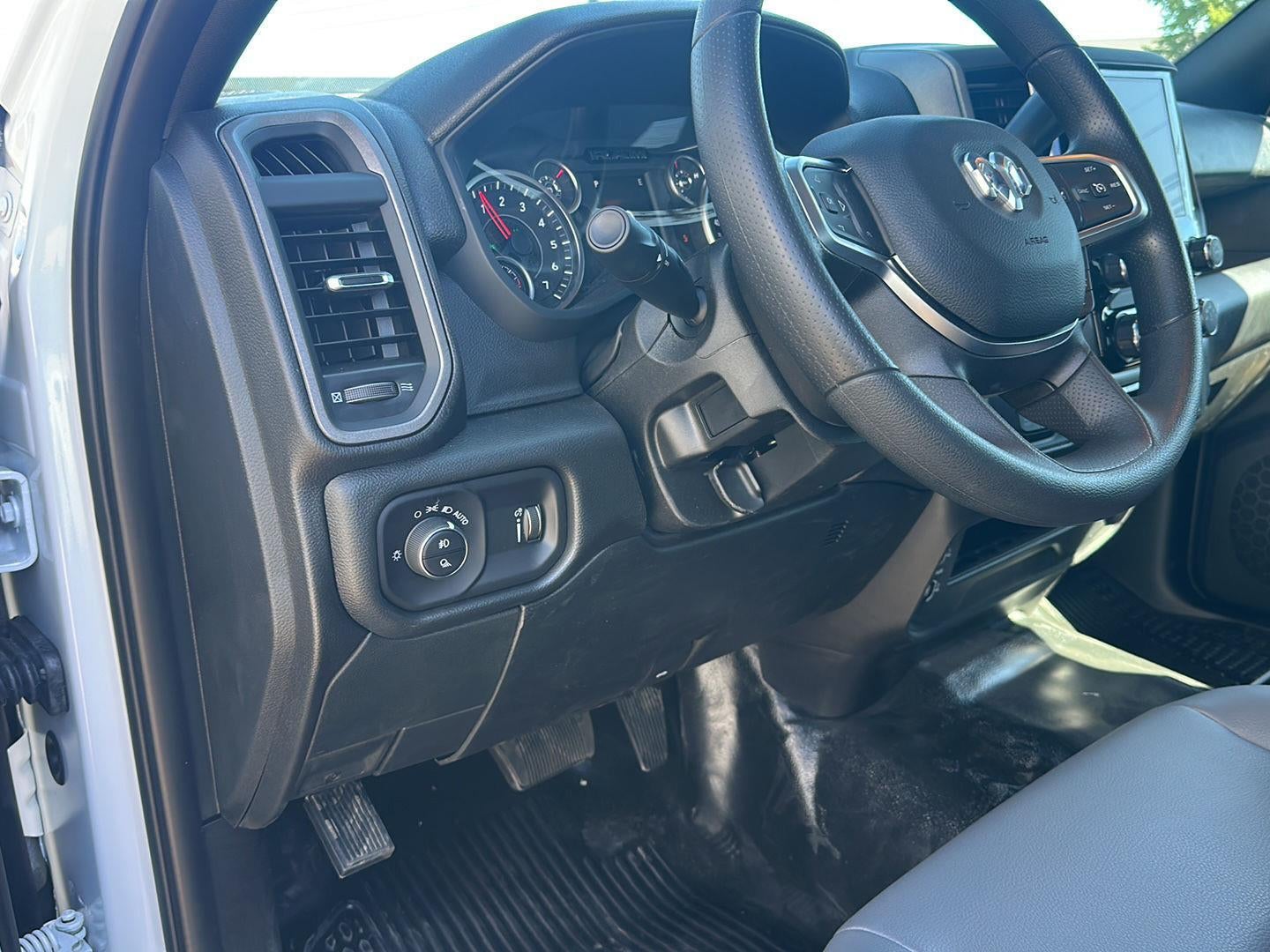 2026 RAM 3500 RAM 3500 TRADESMAN CREW CAB 4X4 8' BOX