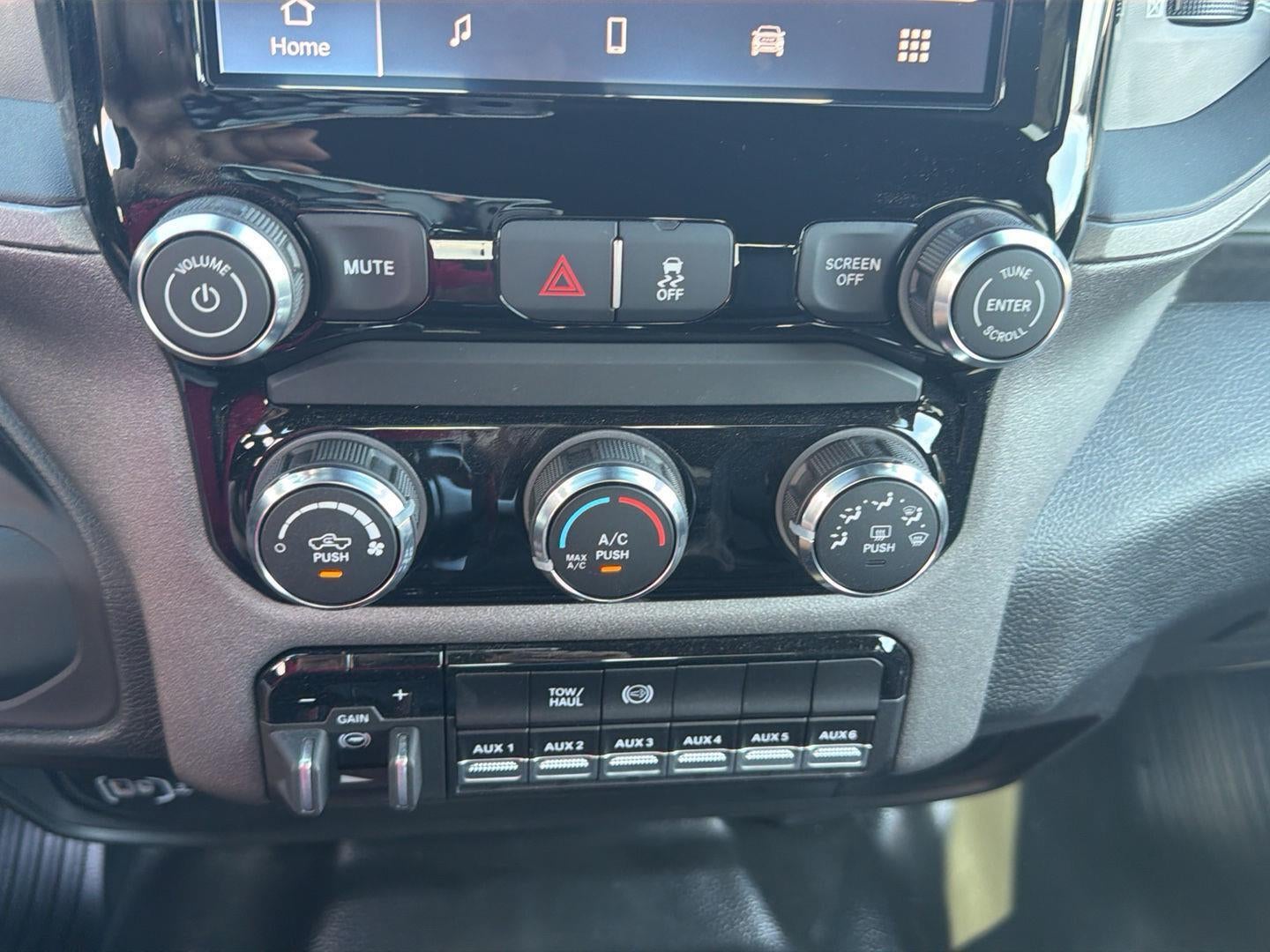 2026 RAM 3500 RAM 3500 TRADESMAN CREW CAB 4X4 8' BOX
