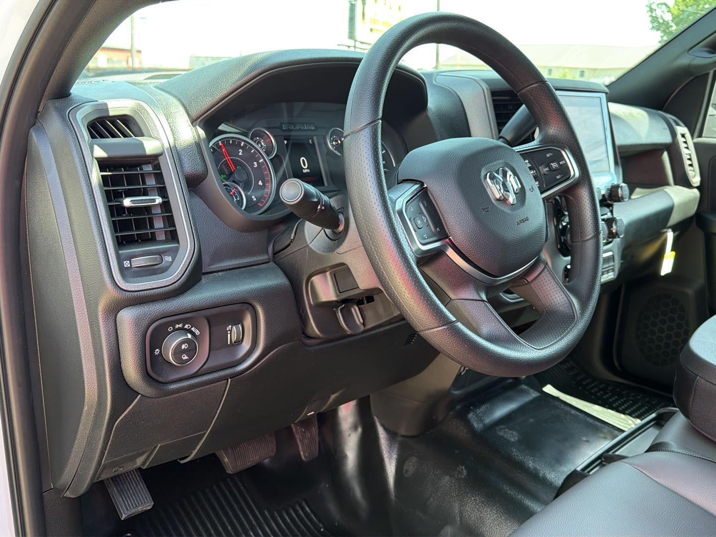 2026 RAM 3500 RAM 3500 TRADESMAN CREW CAB 4X4 8' BOX