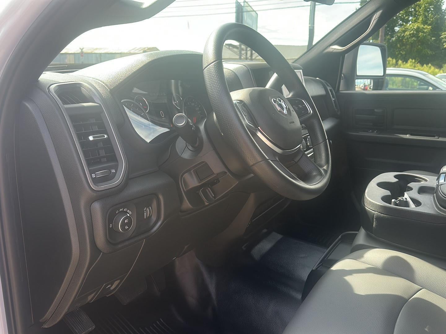 2026 RAM 3500 RAM 3500 TRADESMAN CREW CAB 4X4 8' BOX