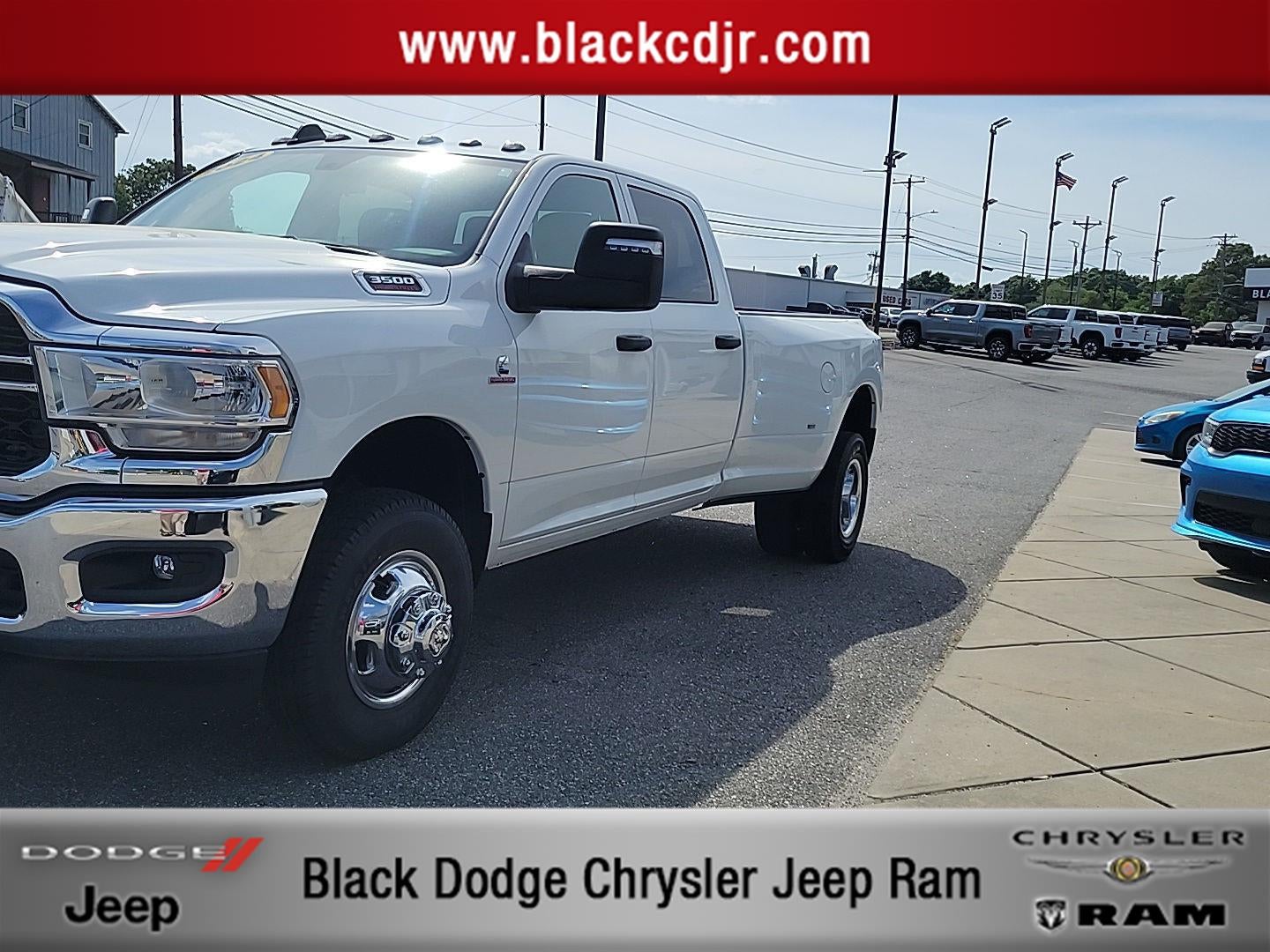 2024 RAM 3500 Tradesman Crew Cab 4x4 8' Box