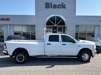 2024 RAM 3500 Tradesman Crew Cab 4x4 8' Box
