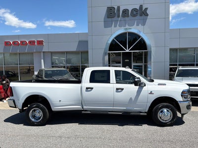 2026 RAM 3500 RAM 3500 TRADESMAN CREW CAB 4X4 8' BOX