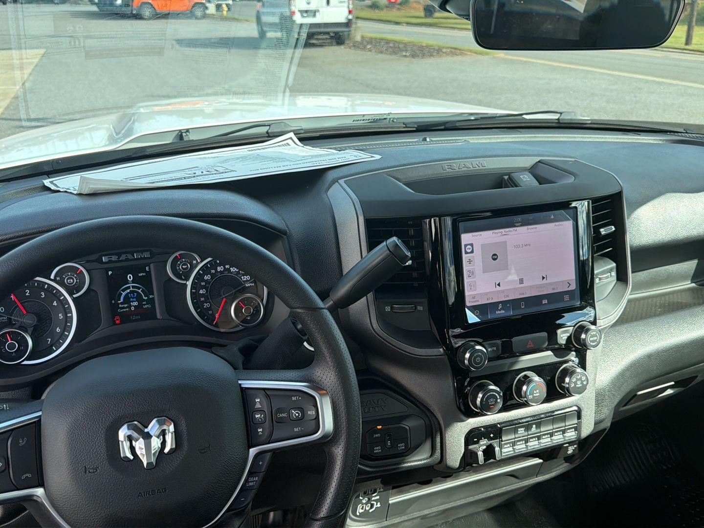 2027 RAM 2500 RAM 2500 TRADESMAN REGULAR CAB 4X4 8' BOX