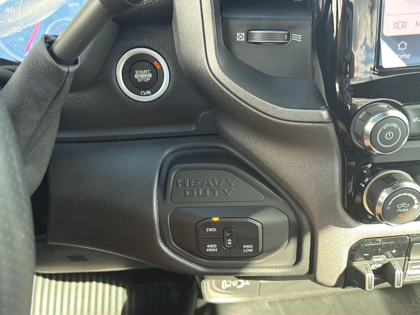 2027 RAM 2500 RAM 2500 TRADESMAN REGULAR CAB 4X4 8' BOX