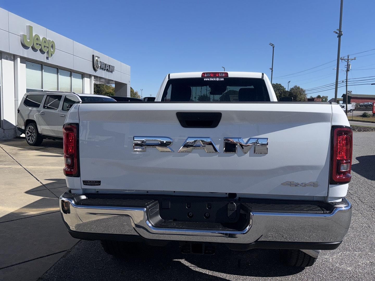 2027 RAM 2500 RAM 2500 TRADESMAN REGULAR CAB 4X4 8' BOX