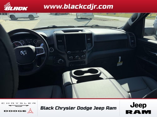 2027 RAM 1500 RAM 1500 TRADESMAN CREW CAB 4X2 5'7' BOX