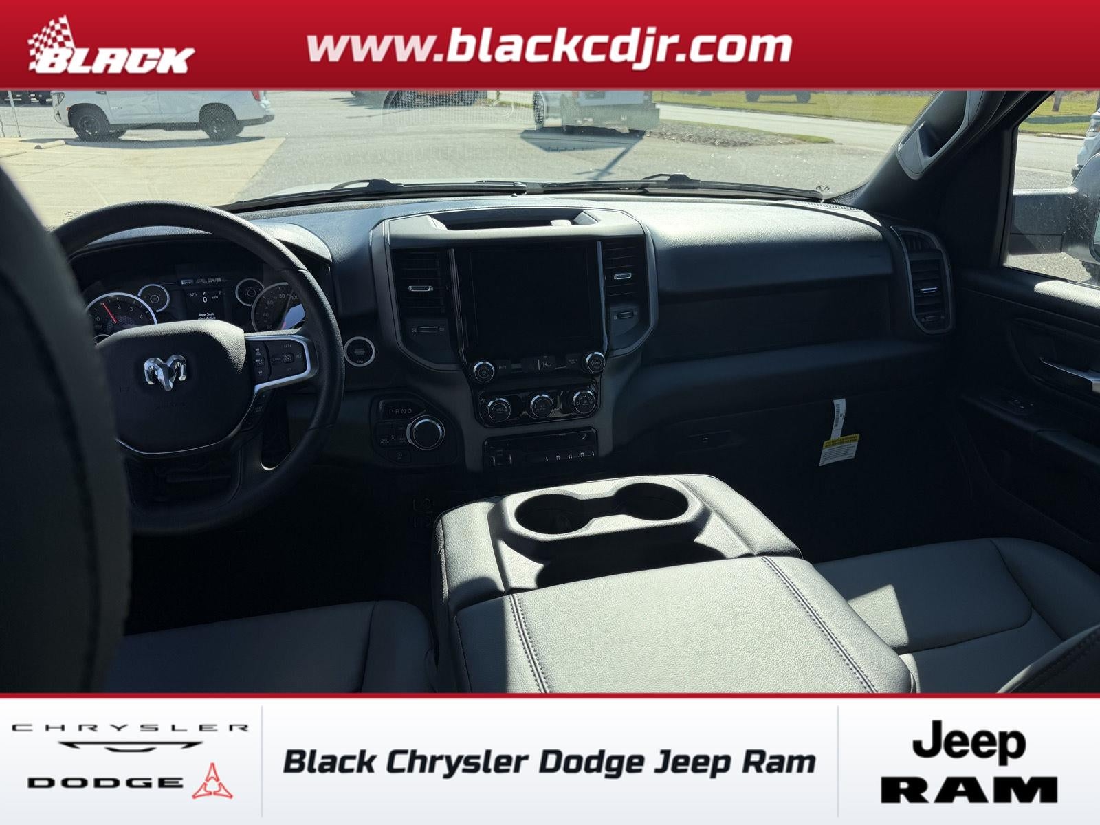 2027 RAM 1500 RAM 1500 TRADESMAN CREW CAB 4X2 5'7' BOX