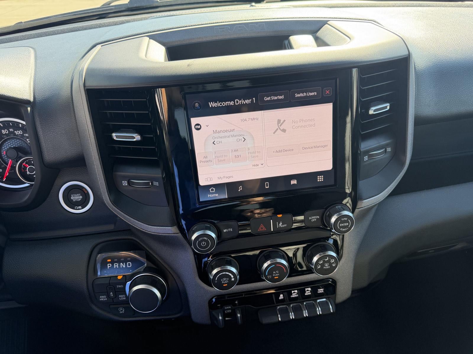 2027 RAM 1500 RAM 1500 TRADESMAN CREW CAB 4X2 5'7' BOX