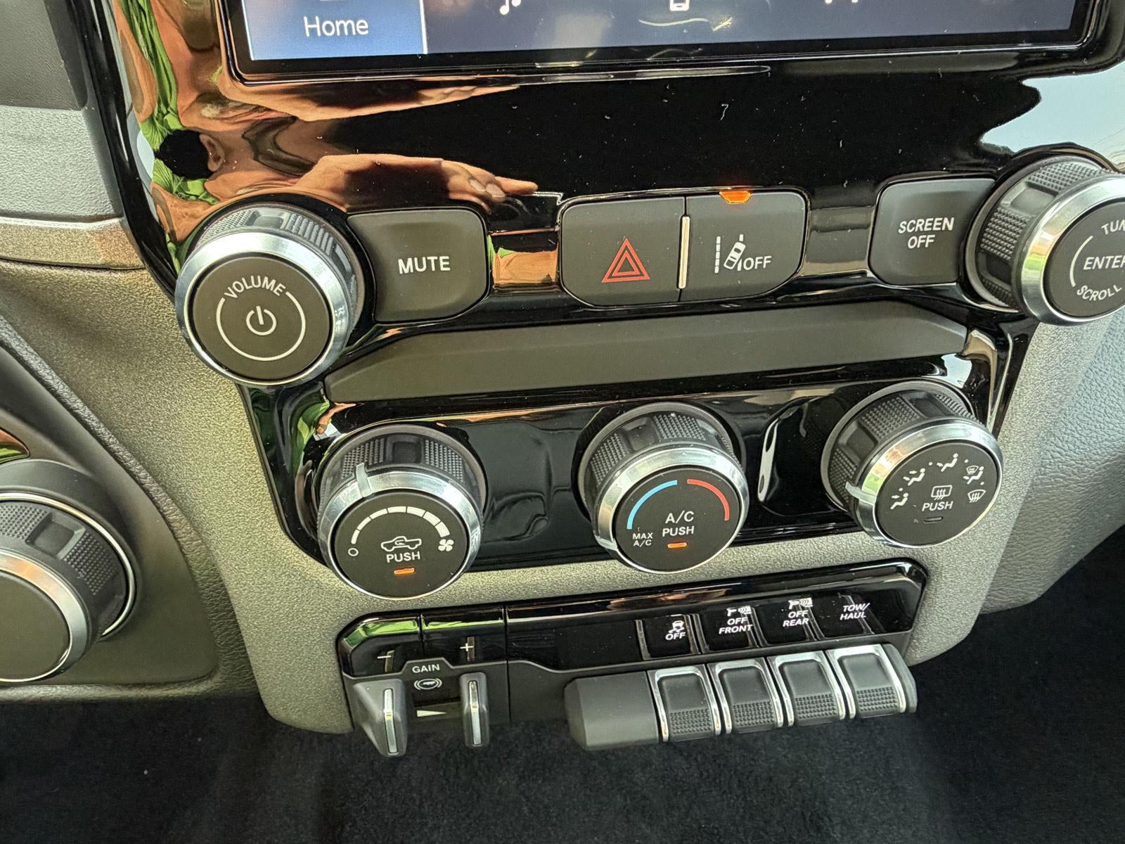 2026 RAM 1500 RAM 1500 TRADESMAN CREW CAB 4X2 5'7' BOX