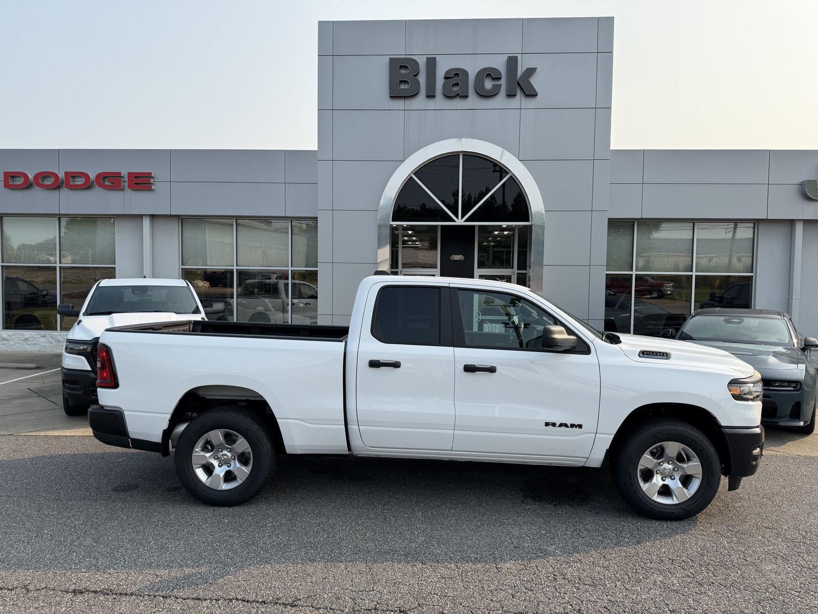 2026 RAM 1500 RAM 1500 TRADESMAN CREW CAB 4X2 5'7' BOX